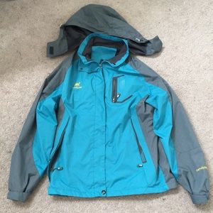 Woman’s L windbreaker rain jacket